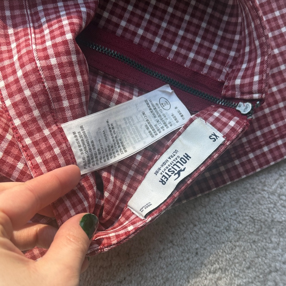 Hollister Pink/Red Plaid Skirt with slit - Picture 4 of 4